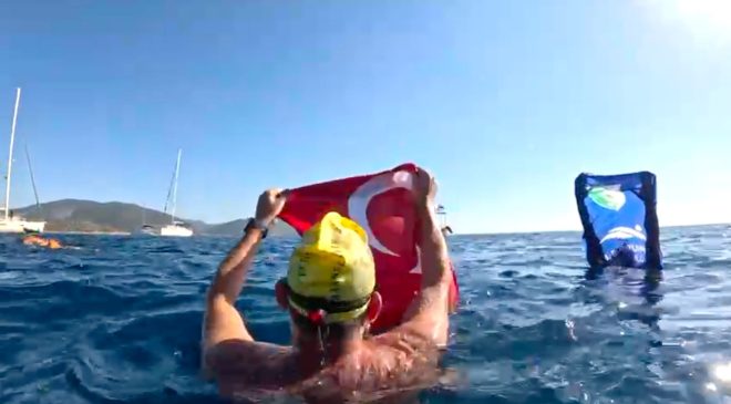 Arda Akman’dan Cumhuriyet Bayramı’nda Anlamlı Yüzüş