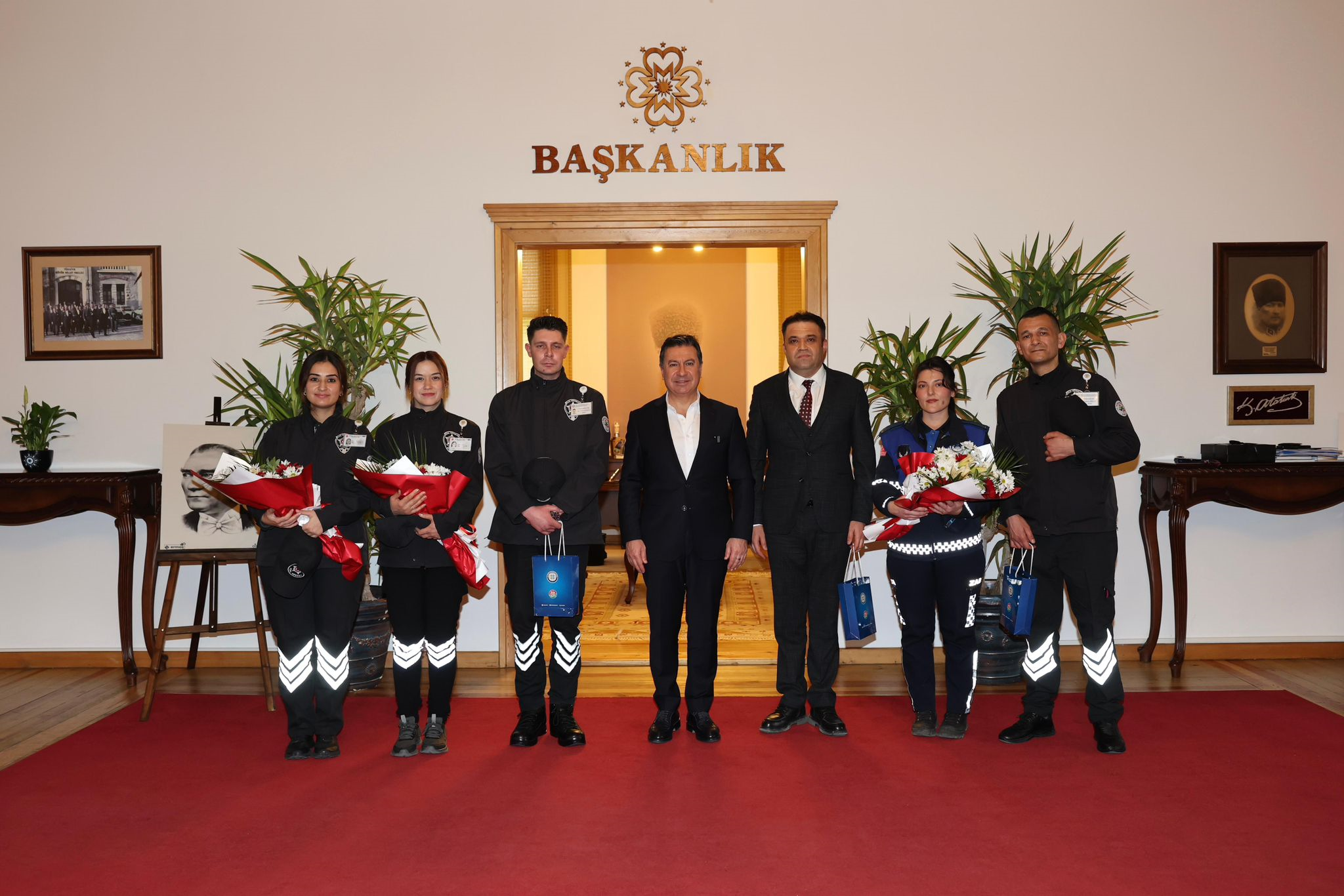 Uyuşturucuya Geçit Vermeyen Zabıta ve Özel Güvenlik Ekibine Başkan Aras’tan Ödül