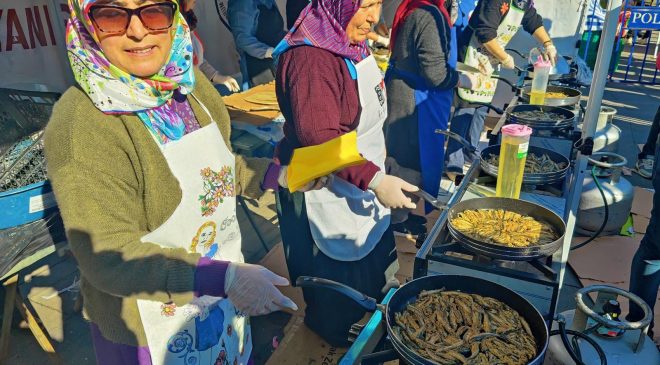 Bodrum’da 3 Ton Hamsi Festivalde Oynadı.