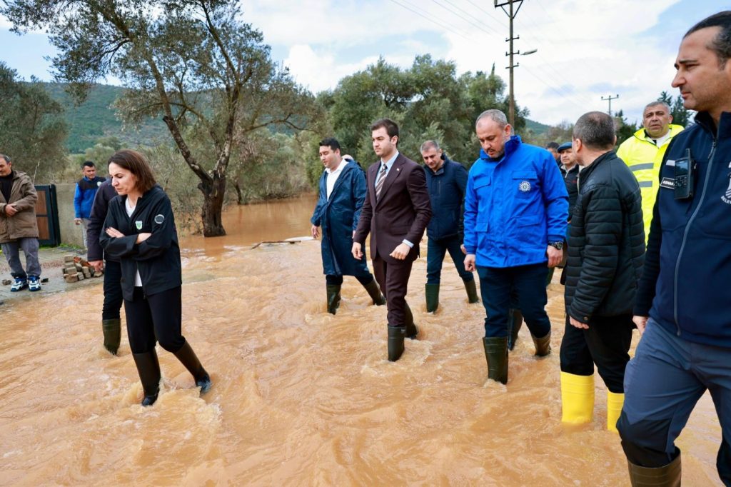 Bodrum belediyesi baskan mandalinci taskin yasanan kizilagacta incelemelerde bulundu 11