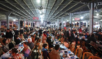 Büyükşehir i̇ftar sofralarını i̇lçelerde kurmayı sürdürüyor