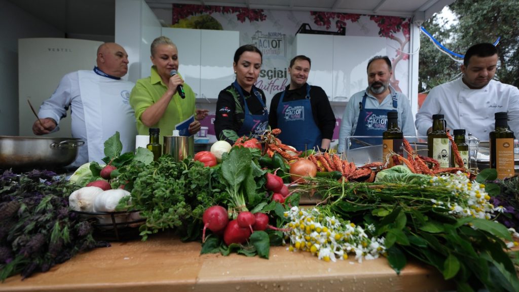 Bodrum aci ot festivali basladi yagmura ragmen yogun ilgi 3