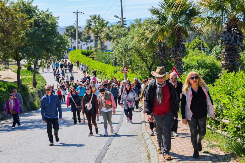 Bodrum kultur ve doga yuruyusu kadikalesinde yogun katilimla gerceklesti 2