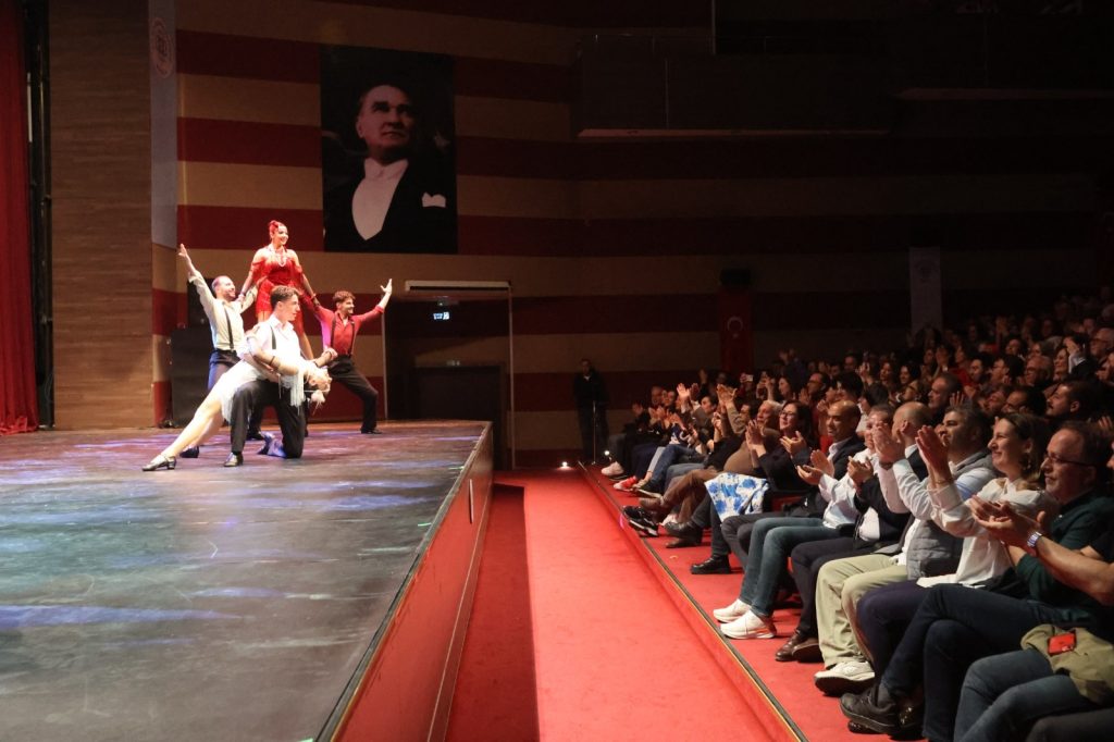 Muglada nostalji ruzgari 70ler ve 80lerin film muzikleri 4