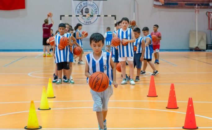 MİLAS BELEDİYESİ’NİN ÜCRETSİZ SPOR KURSLARINDAN 1302 SPORCU YARARLANDI