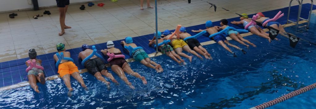 Ucretsiz yuzme kurslarinda ilk etap basladi 1 e1783160743985