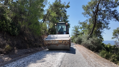Sathi kaplama asfalt calismalari planli sekilde suruyor 9