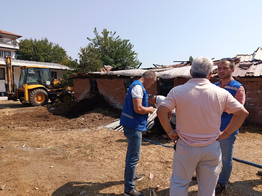 Yanginda 500 balya kul oldubuyuksehir ureticinin yardimina kostu 1