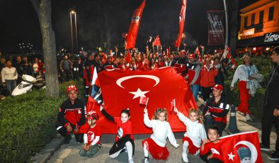 Bodrum’da Cumhuriyet Bayramı’nda Yer Gök Kırmızı Beyaz