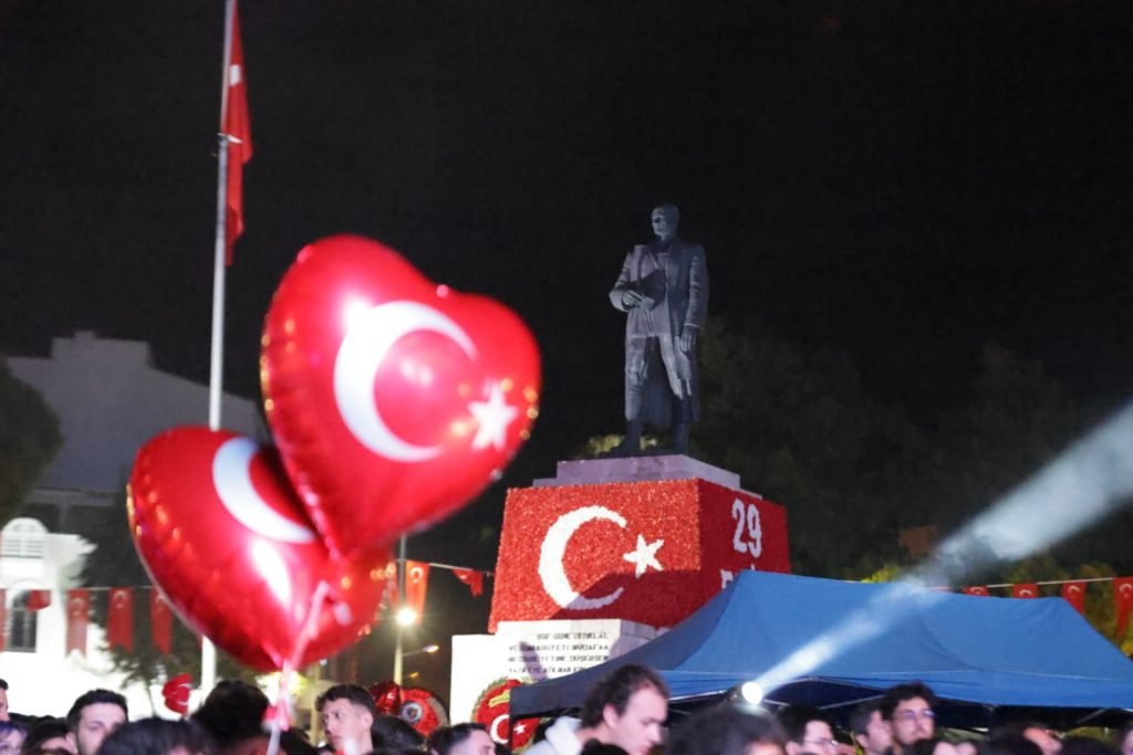 Muglada cumhuriyetin 103. Yili binlerce kisinin katilimiyla kutlandi 5